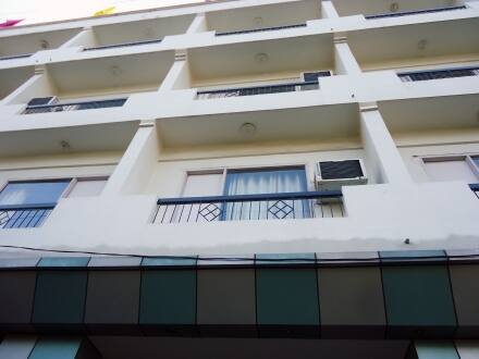 Hotel Regal Palace, Katra 1